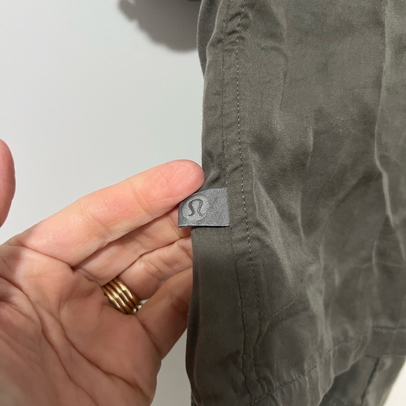 Lululemon City Stroll Jacket GRSG 6 - Picture 5 of 8